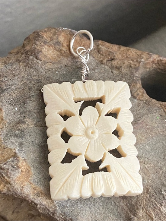 Handmade Jewelry - NEW HANDMADE VINTAGE Carved BONE Floral Pendant